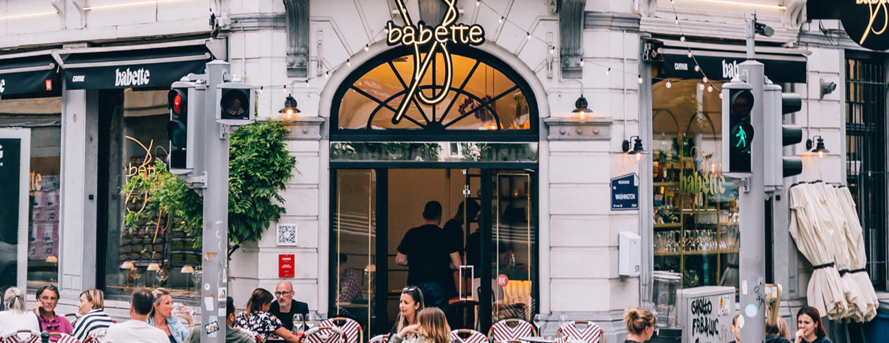 Façade et terrasse du restaurant Babette à Bruxelles
